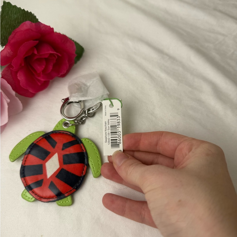 NWT Vera Bradley Sun Valley Seashore Keychain Turtle Keychain Rare! - Picture 2 of 3